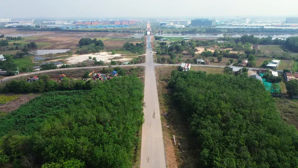 Đoạn Đường Hồ Chí Minh qua xã Lộc Giang, huyện Đức Hòa (Long An) đã hoàn thành thảm nhựa.
